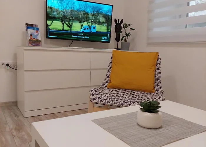 Street 아파트 수보티차